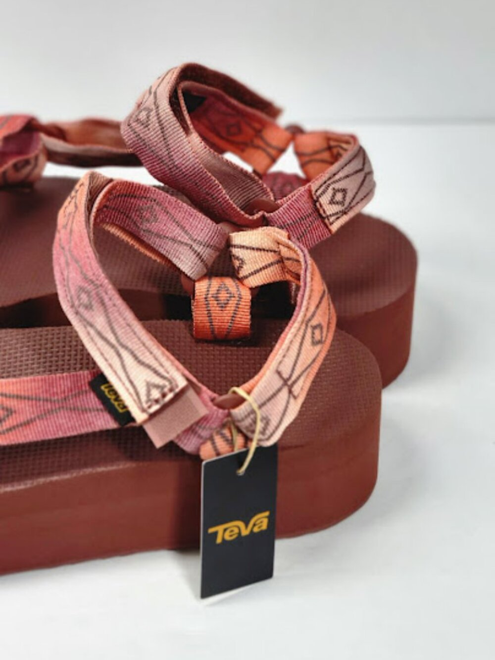 TEVA Flatform Universal Sunscape Sandals Women’s Sz 10 Pink Orange Platform NWT - Picture 9 of 10